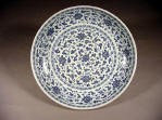 乾隆 Qianlong Ming styled blue & white large dish with meandering lotus decor